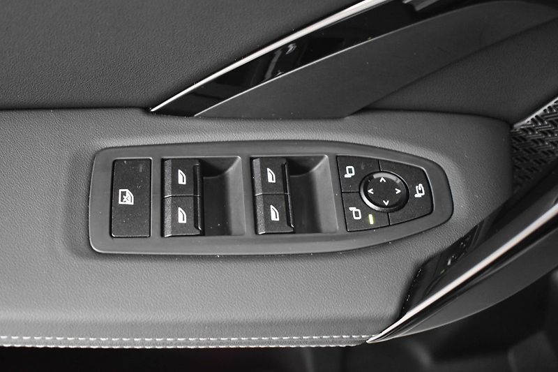 BMW X2 xDrive20d ZÁRUKA*TAŽNÉ*ČR 1.M* - fotka 17 z 45