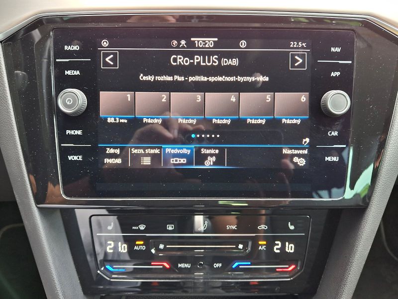 Volkswagen Passat (2023) Variant Elegance DSG 1,5TSi 11 - fotka 20 z 33