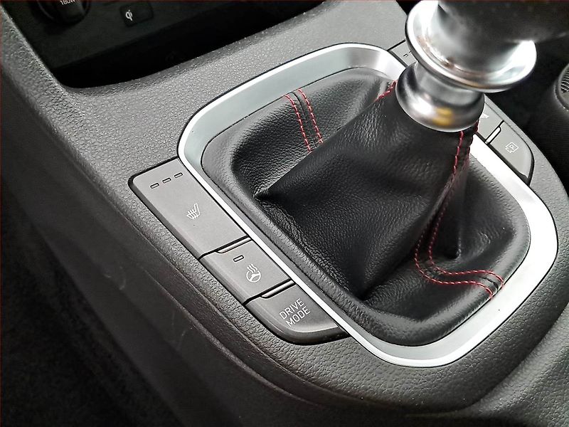 Hyundai i30 (2023) N-Line 1.5 T-GDI MHEV - fotka 17 z 18