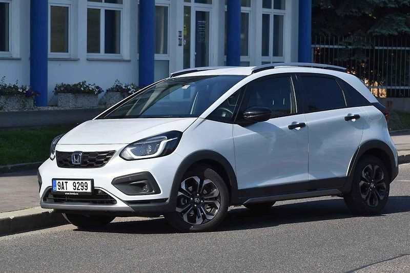 Honda Crosstar je takovým upraveným Jazzem