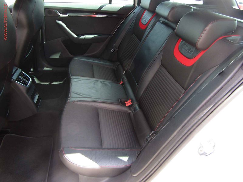 Škoda Octavia (2013) 2.0TDi, RS, DSG, navi, bixen - fotka 10 z 21