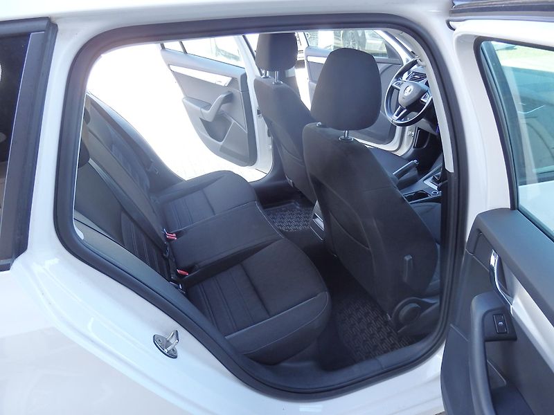 Škoda Octavia 1.6 TDI 85 kW DIGI. KLIMA, ESP - fotka 9 z 17
