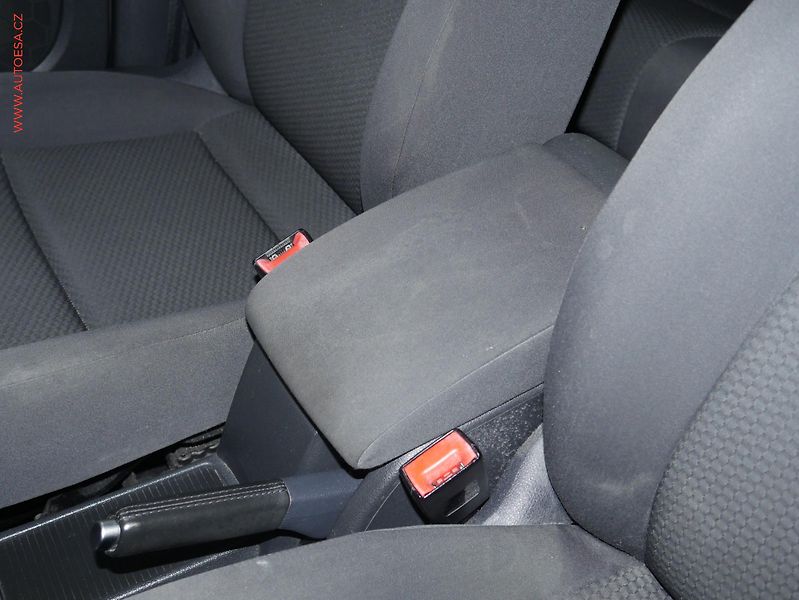 Volkswagen Golf Plus (2010) 1.2 TSi, ČR, AC, temp - fotka 18 z 18