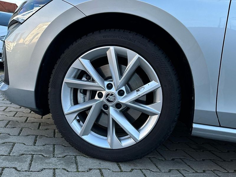 Škoda Superb Combi Selection 4x4 2.0 TDI 14 - fotka 10 z 17