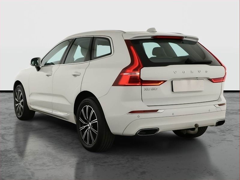 Volvo XC60 (2018) D4 AWD - fotka 4 z 27