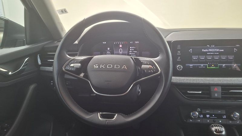Škoda Kamiq (2025) SELEC TSI 85/1.0 M6F - fotka 18 z 23