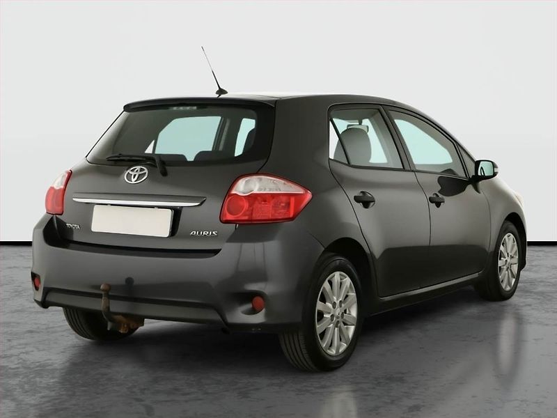 Toyota Auris (2011) 1.6 Valvematic, ČR,1.maj - fotka 5 z 15