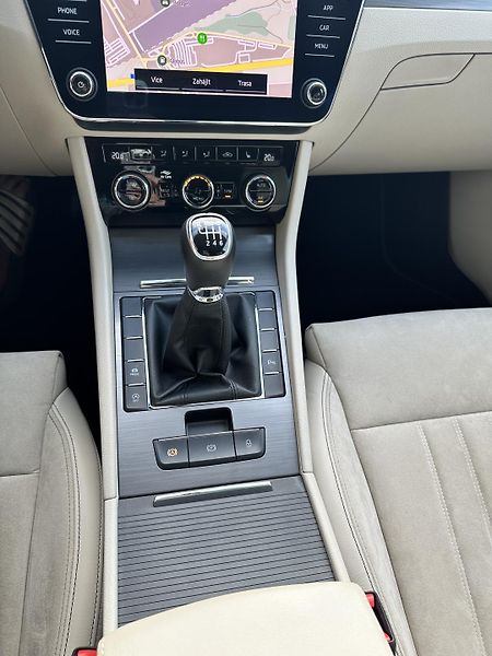 Škoda Superb (2020) 1.5 TSi, po STK - fotka 16 z 22