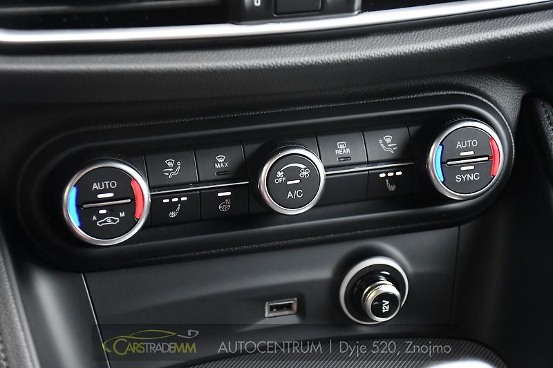 Alfa Romeo Stelvio 2.2D VELOCE Q4 H&K PANOR TAŽNÉ - fotka 36 z 53