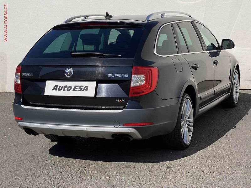 Škoda Superb (2014) 3.6FSi 4x4, Outdoor, DSG - fotka 4 z 17