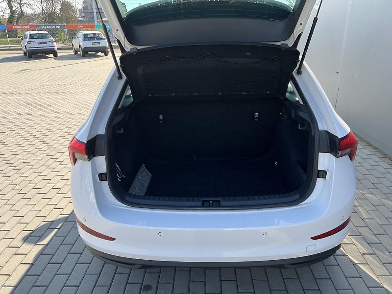 Škoda Scala (2023) 1.0TSi 81kW STYLE - fotka 31 z 40