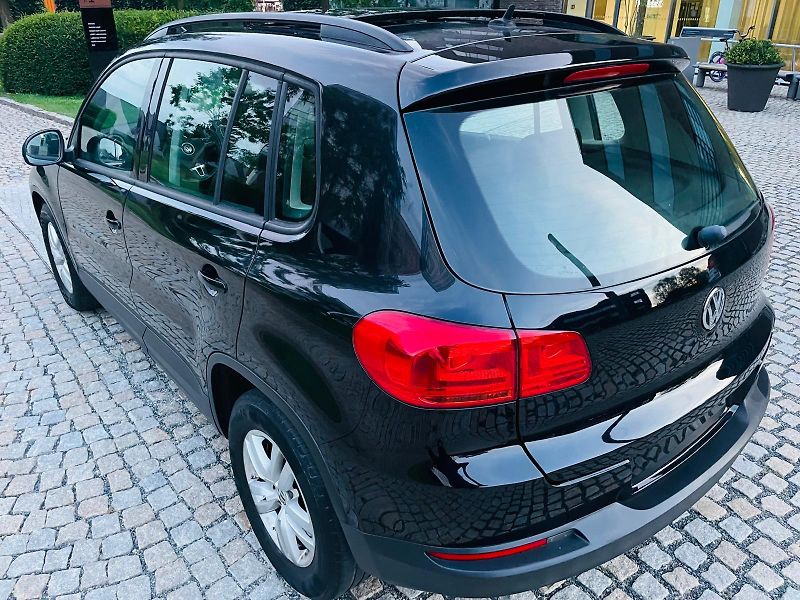 Volkswagen Tiguan 1.4TSI MANUÁL VÝHŘEV PANORAMA - fotka 18 z 46