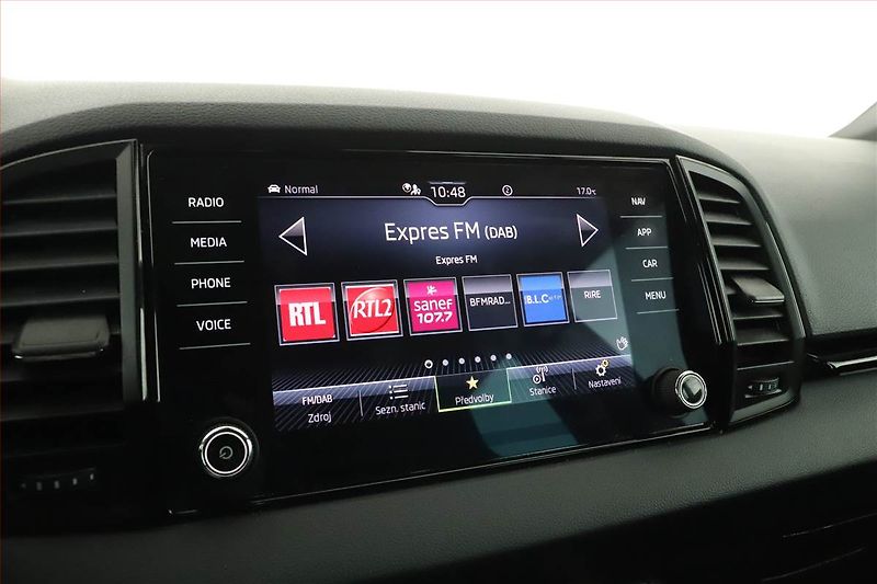Škoda Karoq (2023) Sportline 2.0 TDI - fotka 13 z 17