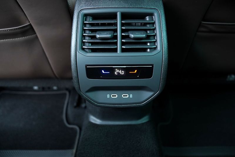 Cupra Formentor VZ5 2.5 TSI DSG 4Drive,Taiga G - fotka 36 z 50