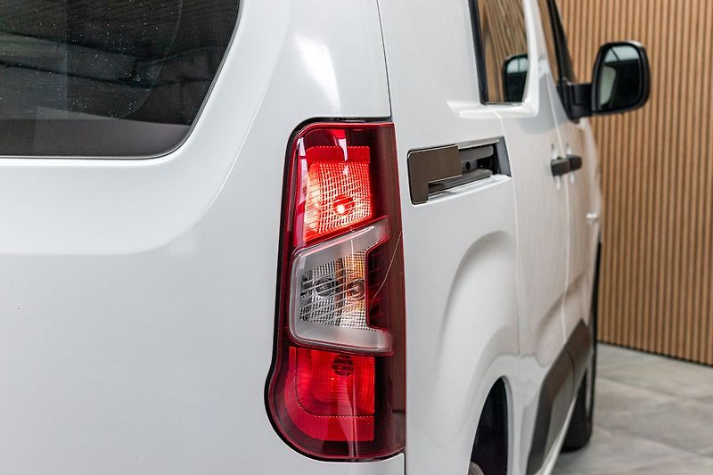 Opel Combo 1.5 CDTi TAŽNÉ*VESTAVĚNÁ DÍLNA - fotka 25 z 31