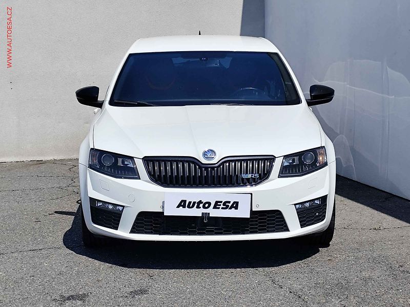 Škoda Octavia (2014) 2.0 TDi, ČR, Navi, bixen - fotka 2 z 27