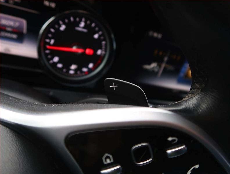 Mercedes-Benz Třídy E (2018) Avantgarde E 300 d - fotka 21 z 23