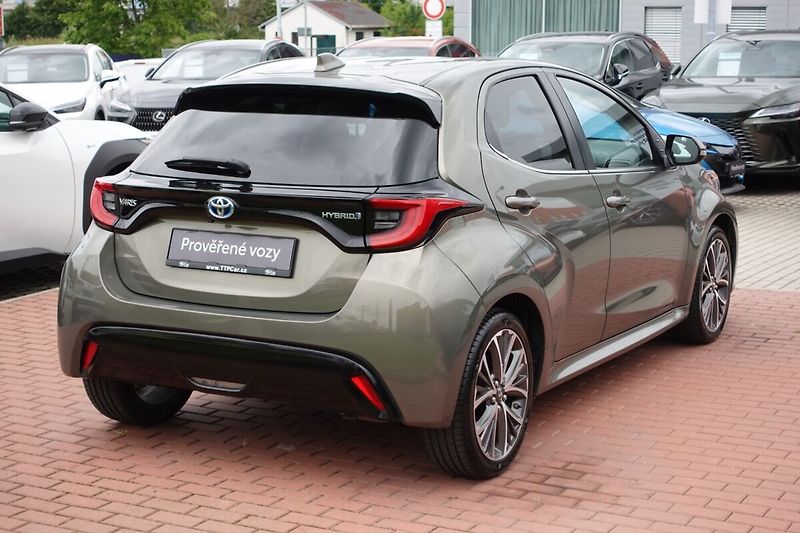 Toyota Yaris 1.5 HEV  Executive - fotka 4 z 29