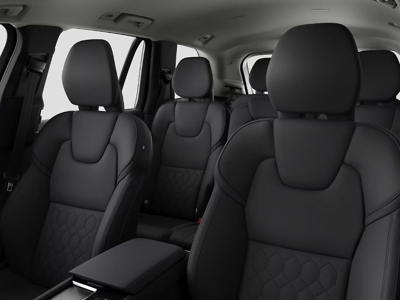 Volvo XC90 CORE T8 RECHARGE AWD 335kW 4x4 - fotka 11 z 13