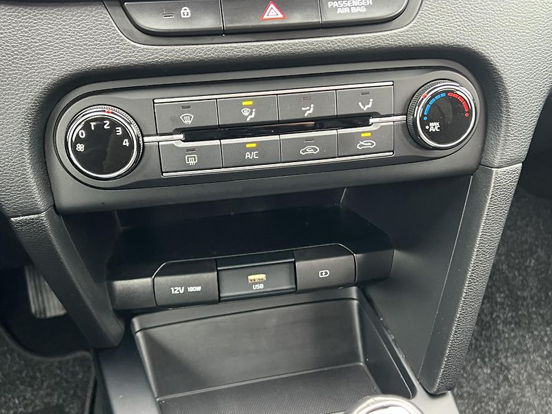 Kia Ceed (2022) 1.5T-GDI 118kW TAŽNÉ  ČR NOVÉ - fotka 15 z 22