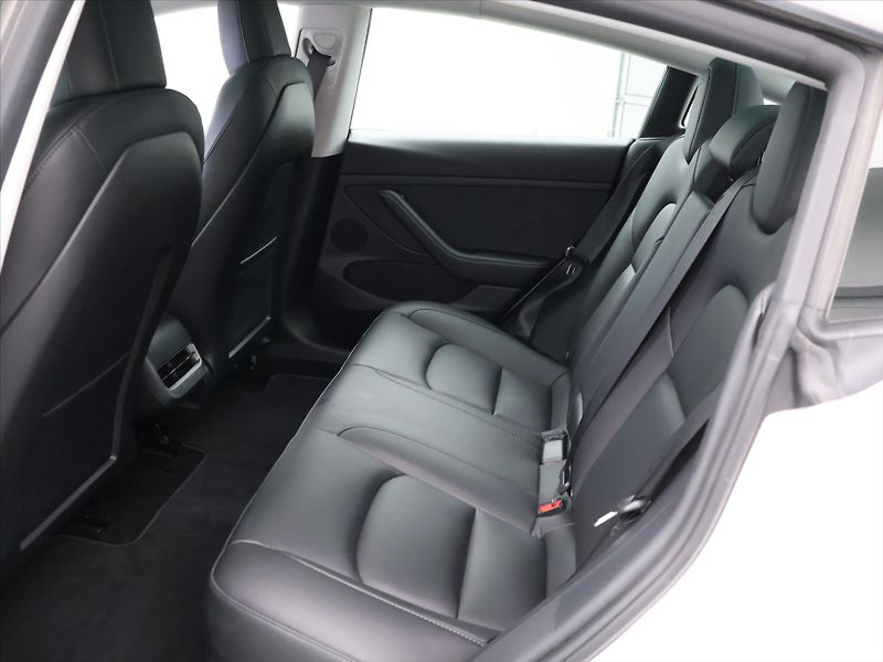 Tesla Model 3 Long Range 75kWh AWD sOH 90% - fotka 16 z 34