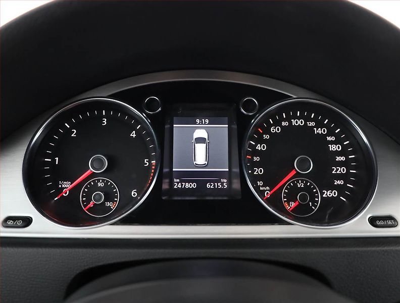 Volkswagen Passat (2013) Highline 2.0 TDI, Automat - fotka 9 z 14
