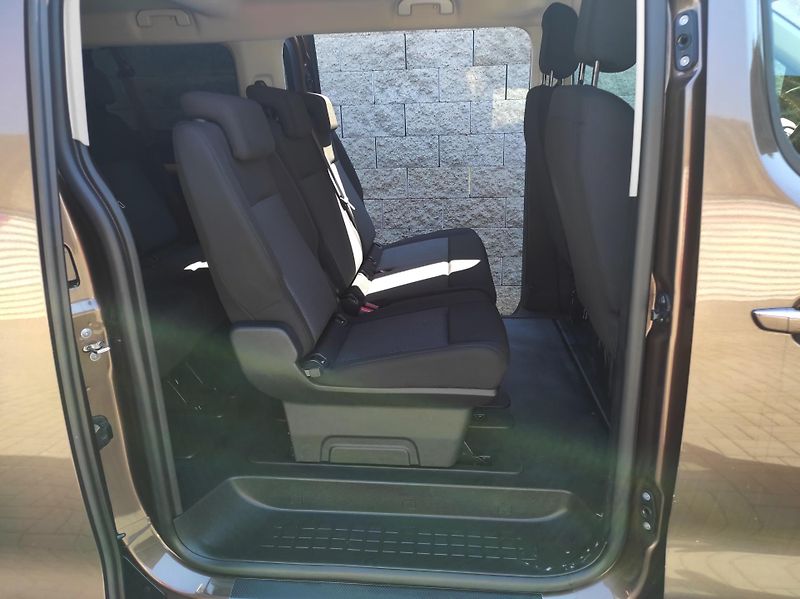 Toyota ProAce Verso 2,0D-4D130kW,L2, Shuttle,ČR - fotka 11 z 44