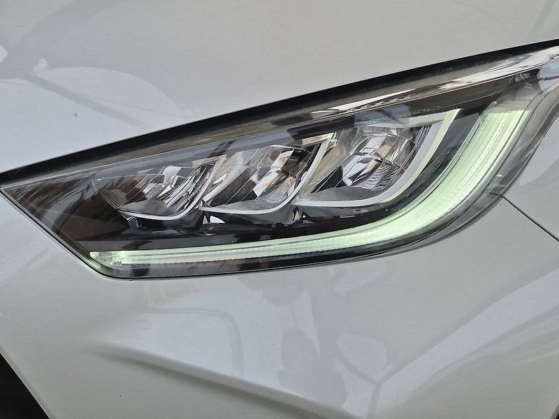 Toyota Yaris Selection Style 1.5 VVT-i 92kW - fotka 23 z 25