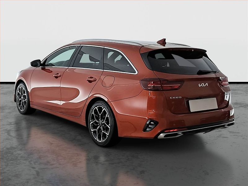 Kia Ceed (2022) GT Line 1.5 T-GDI - fotka 4 z 18