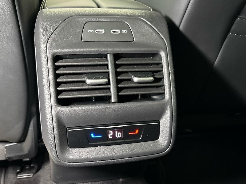 Volkswagen Passat R-Line People - fotka 22 z 31