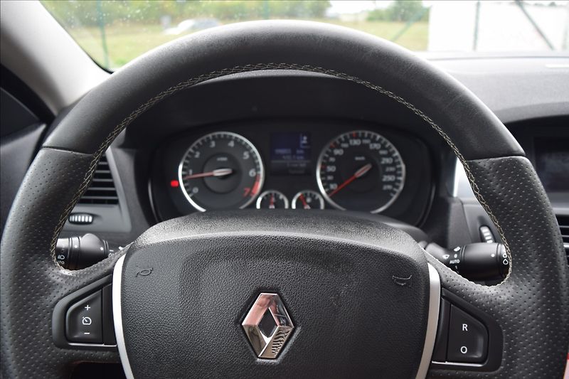 Renault Laguna 2,0 i 150KW LPG KŮŽE - fotka 20 z 42