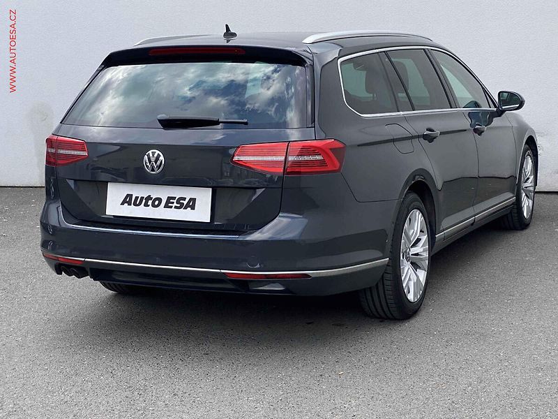 Volkswagen Passat (2016) 2.0 TDi, LED, panorama - fotka 4 z 17