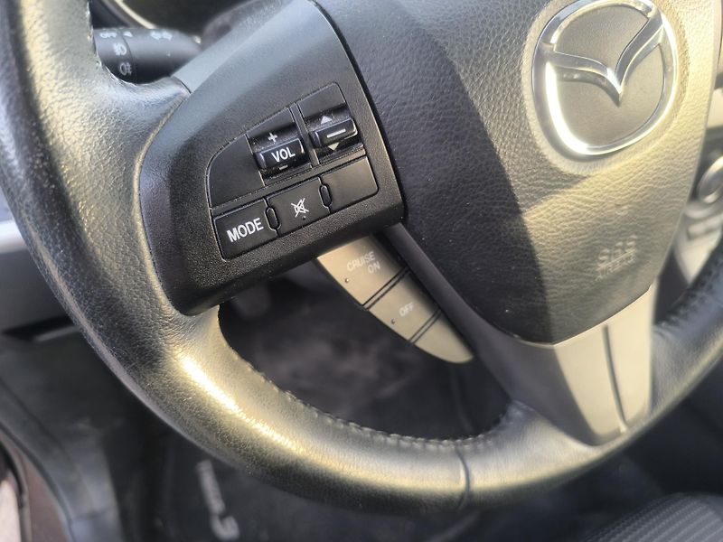 Mazda 3 KRÁSNÁ,MAX VÝBAVA,SERVIS,1MAJ. - fotka 18 z 24
