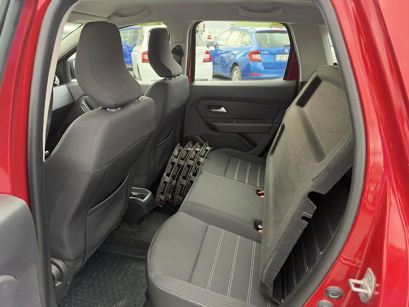 Dacia Duster 1.0 TCe,47tis km,2022,1.Maj,ČR - fotka 16 z 20