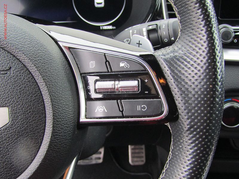 Kia Ceed (2022) 1.5 T-GDi, ČR, GT Line, AT - fotka 18 z 22
