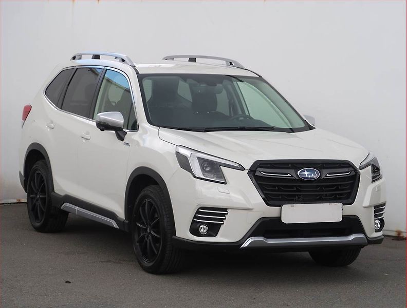 Subaru Forester (2024) 2.0 e-Boxer MHEV, MHEV,4X4 - fotka 1 z 24