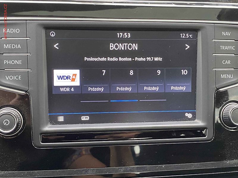 Volkswagen Touran (2017) 2.0 TDi, Sound, DSG, LED - fotka 16 z 18