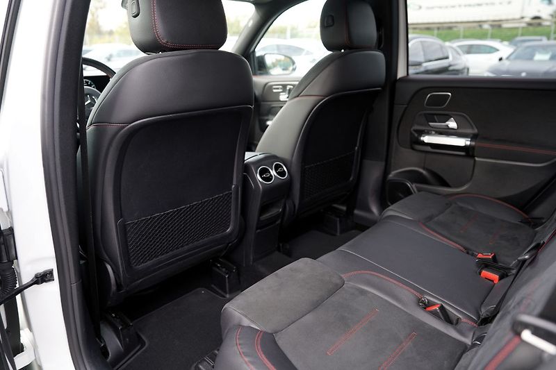 Mercedes-Benz GLB 250i 4Matic/AMG/AT/225 PS/Led - fotka 35 z 42