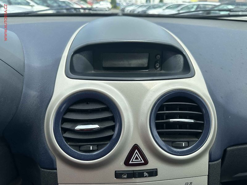 Opel Corsa (2007) 1.3CDi, 1.maj,ČR - fotka 11 z 15