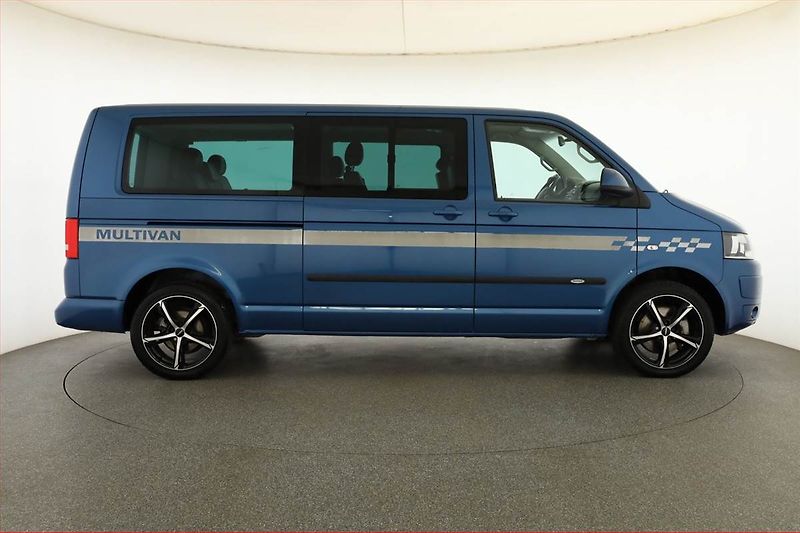 Volkswagen Multivan (2010) Comfortline 2.0 TDI 4Motion - fotka 6 z 17
