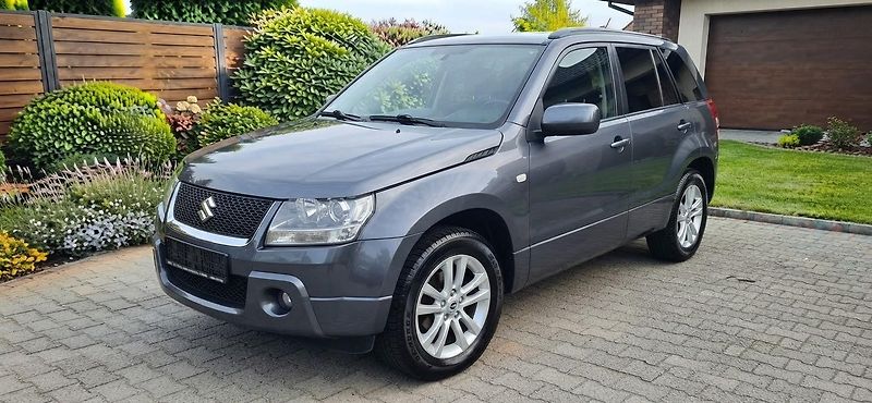 Suzuki Grand Vitara 2.0 benzin  Rezervace - fotka 36 z 43