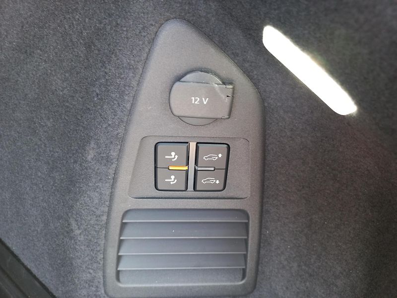 Volkswagen Touareg (2026) 3.0TDi 210kW Final ed. ČR DPH - fotka 21 z 28