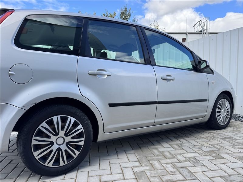 Ford C-MAX 1,6 TDCi 66kW klima - fotka 17 z 45