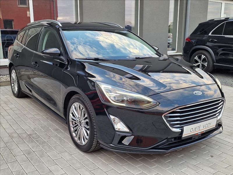 Ford Focus 1.5 EcoBlue Titanium,ČR,1.Maj - fotka 3 z 47