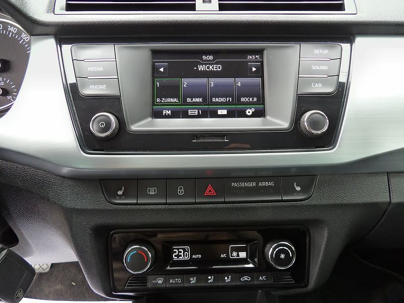 Škoda Fabia 1.0MPi Ambition Auto AC - fotka 8 z 30