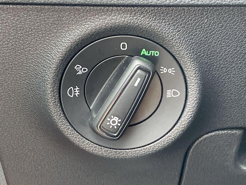 Škoda Karoq (2025) 2.0 TDI 4x4 DSG SportLine - fotka 21 z 39