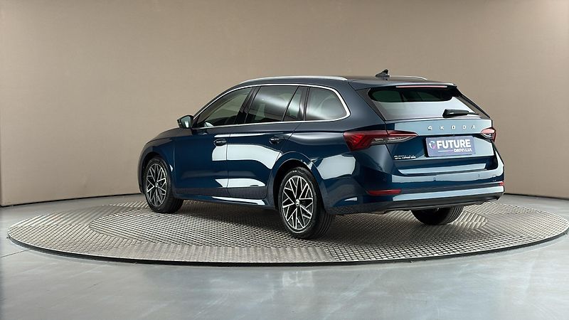 Škoda Octavia 2.0 TDI Style Combi - fotka 2 z 28