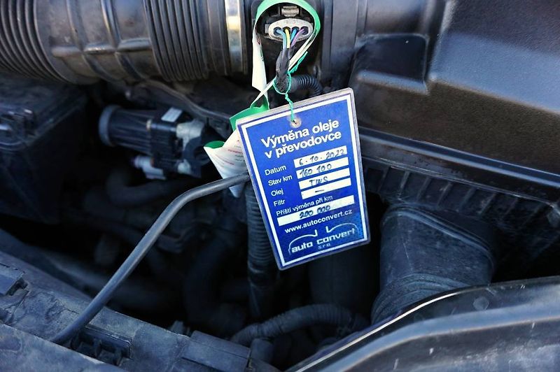 Volvo XC60 (2012) 2,0 D3 120 kW - fotka 33 z 35