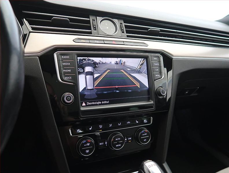 Volkswagen Passat (2015) 2.0 TDI, Automat, Kůže, Navi - fotka 20 z 28