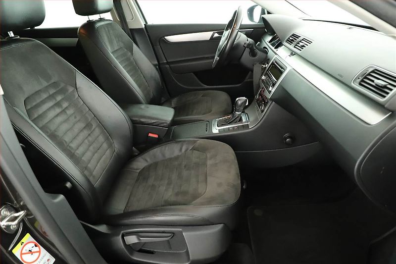 Volkswagen Passat (2011) 2.0 TDI, 4X4, Automat - fotka 7 z 15